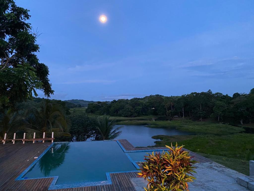 Gatun Lake Lodge Hotel Pueblo Nuevo  Bagian luar foto