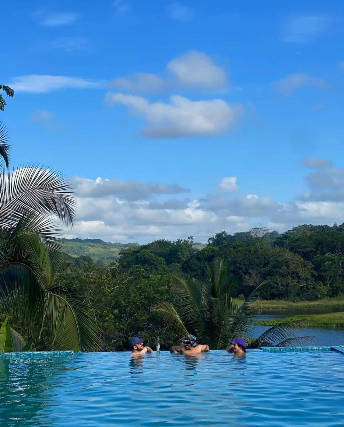 Gatun Lake Lodge Hotel Pueblo Nuevo  Bagian luar foto